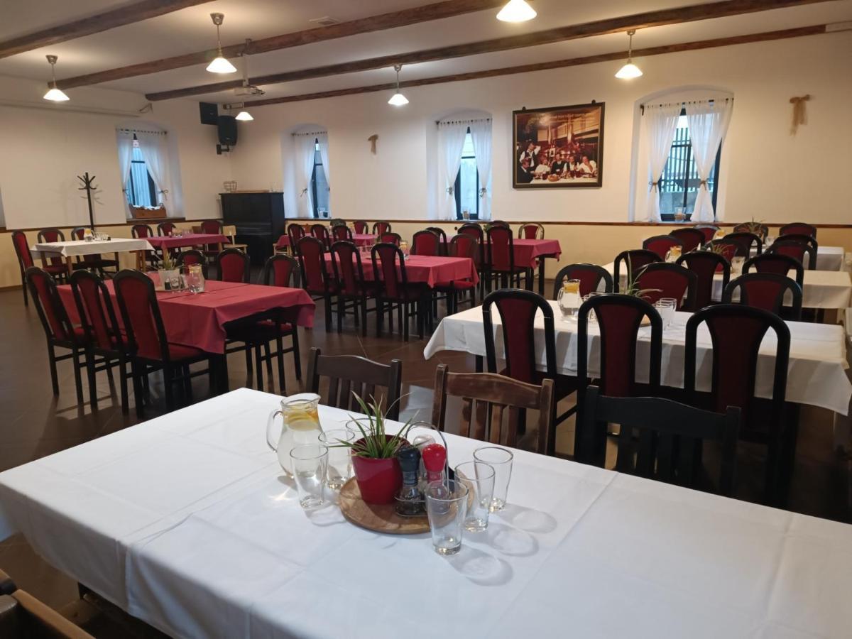 Penzion U Svarcu Zduchovice 外观 照片